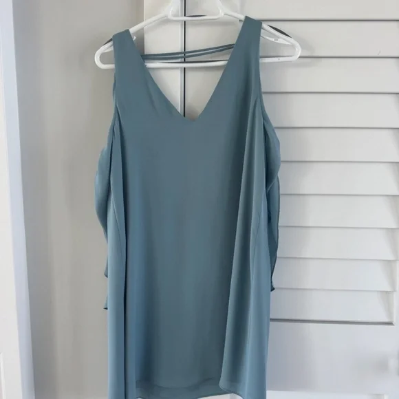 Dresses - Picture 8 of 10